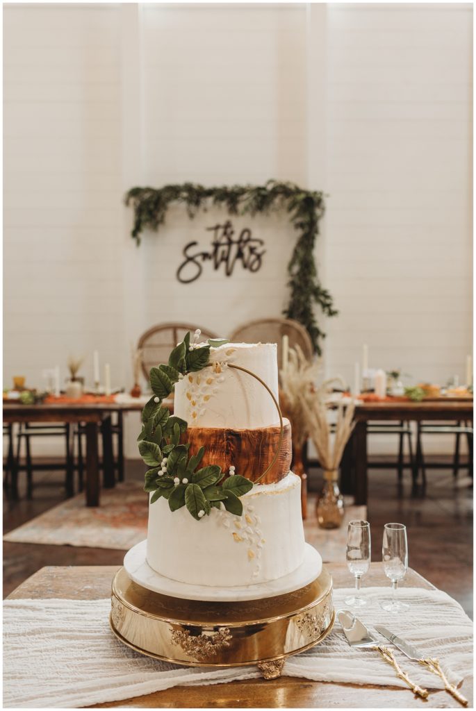 wedding cake with baby's breath in wedding reception