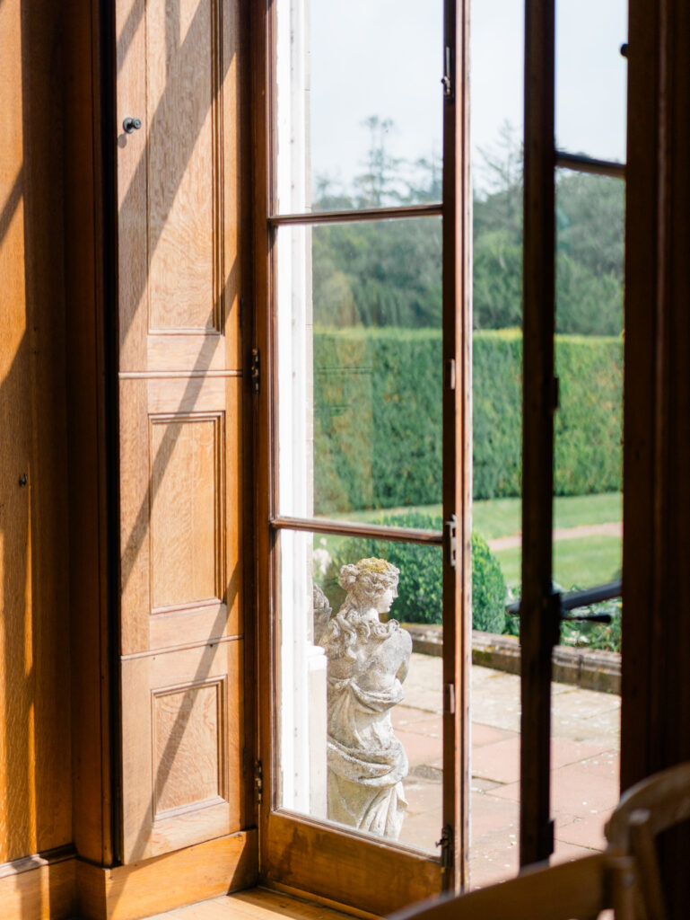 Details of Kinmount House