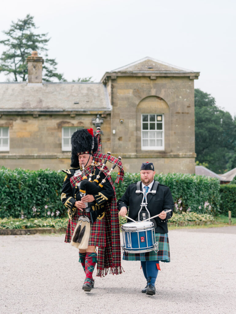 Scotland Wedding Bagpiper
